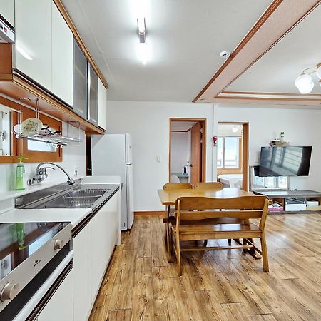 Seongsan Sunrise Pension Seogwipo Bagian luar foto