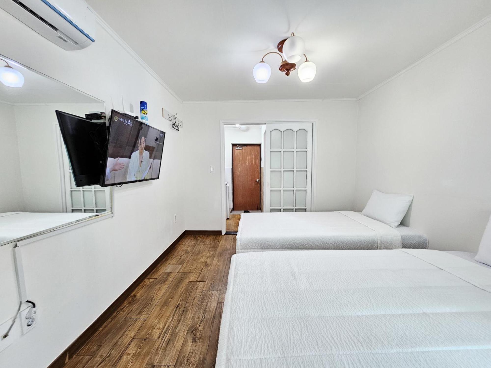Seongsan Sunrise Pension Seogwipo Bagian luar foto