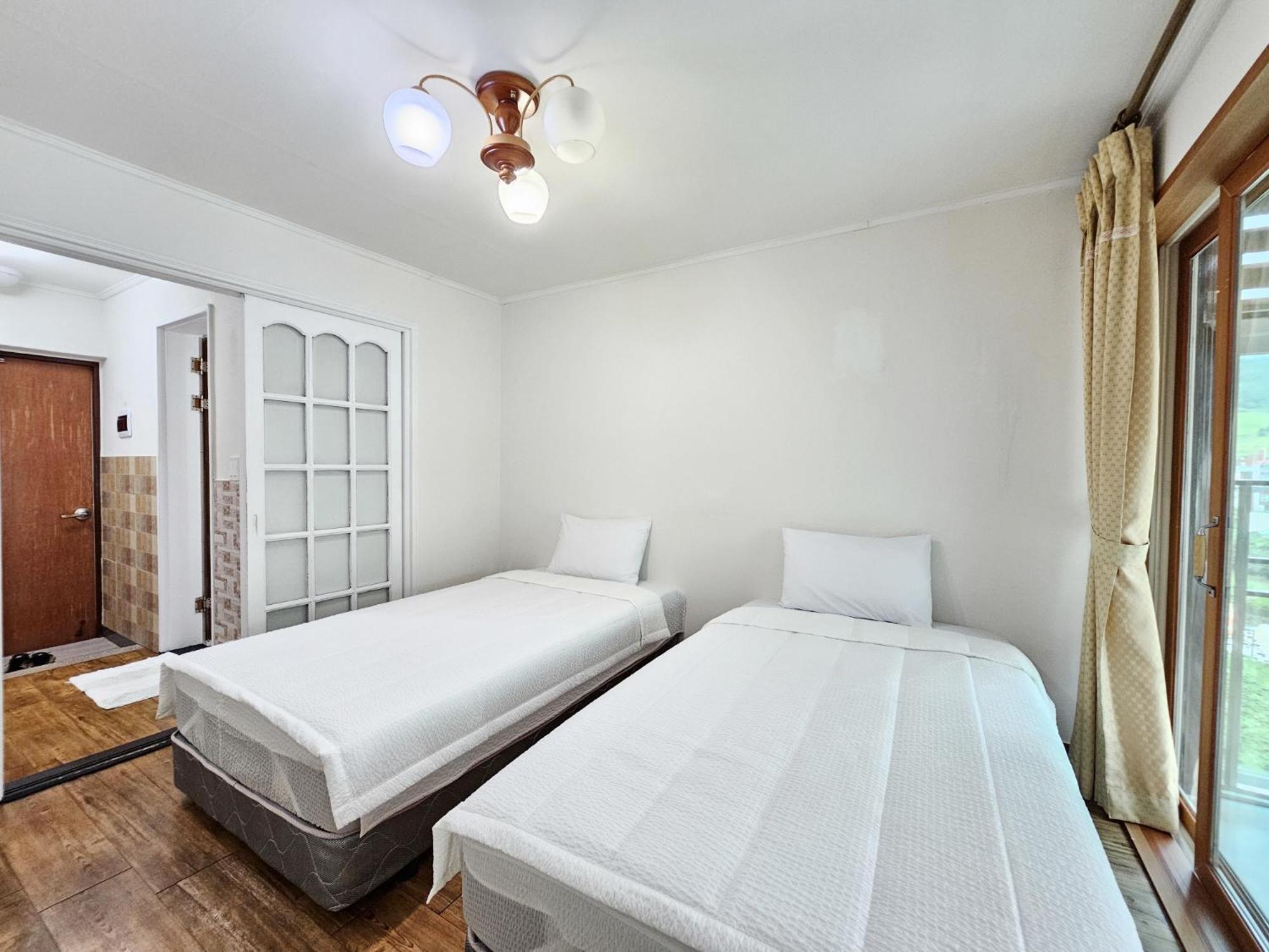 Seongsan Sunrise Pension Seogwipo Bagian luar foto